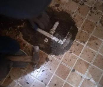安多卫生间漏水维修公司为您分享下卫生间渗水如何处理及注意事项